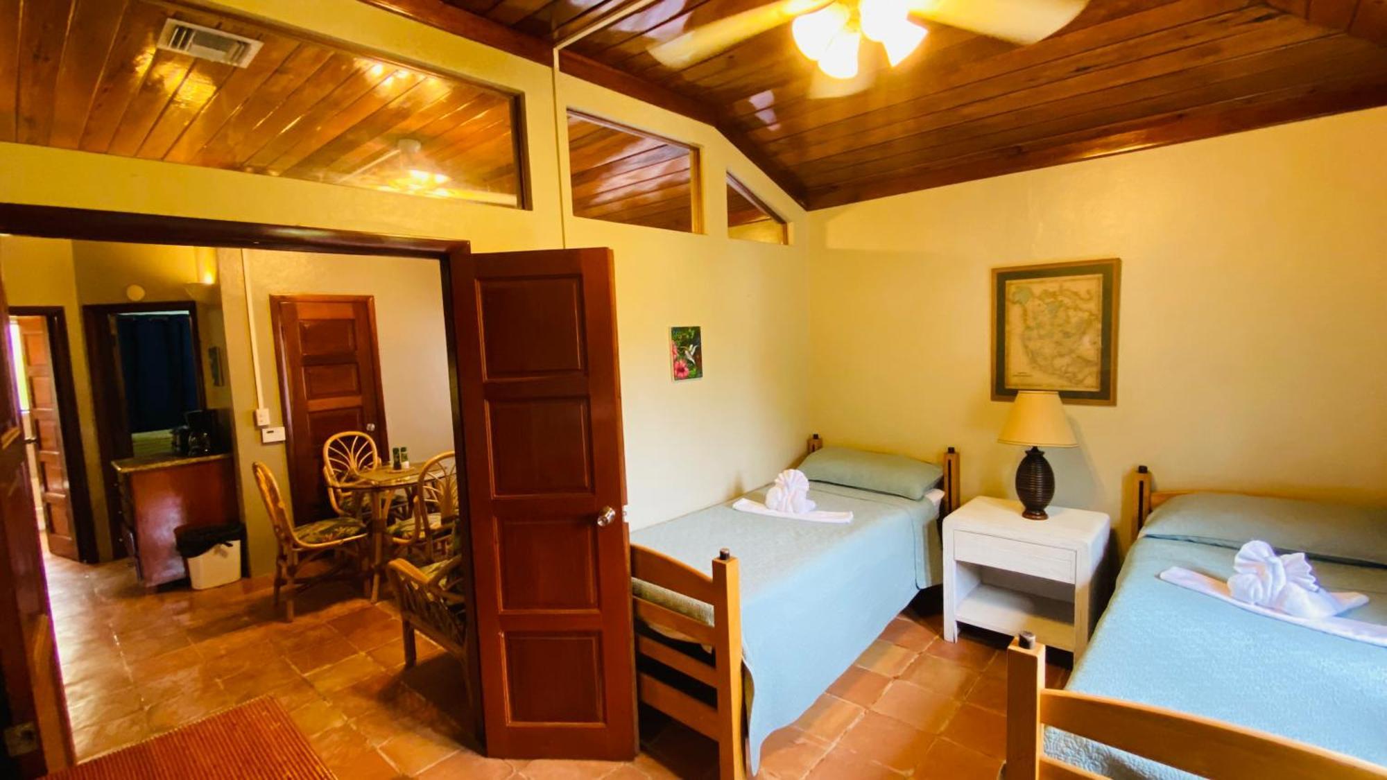 Tradewinds Paradise Villas San Pedro  Eksteriør billede