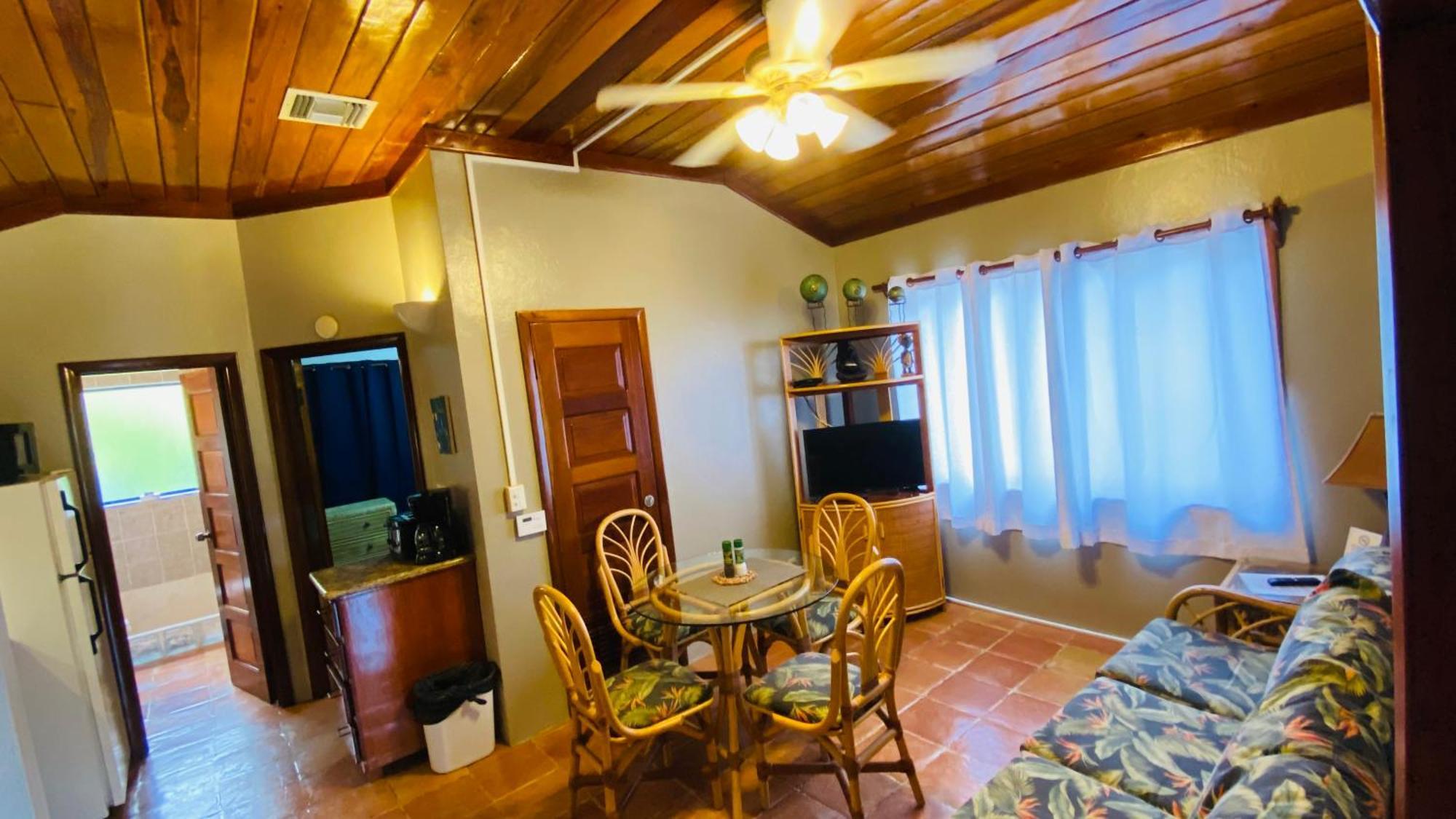Tradewinds Paradise Villas San Pedro  Eksteriør billede
