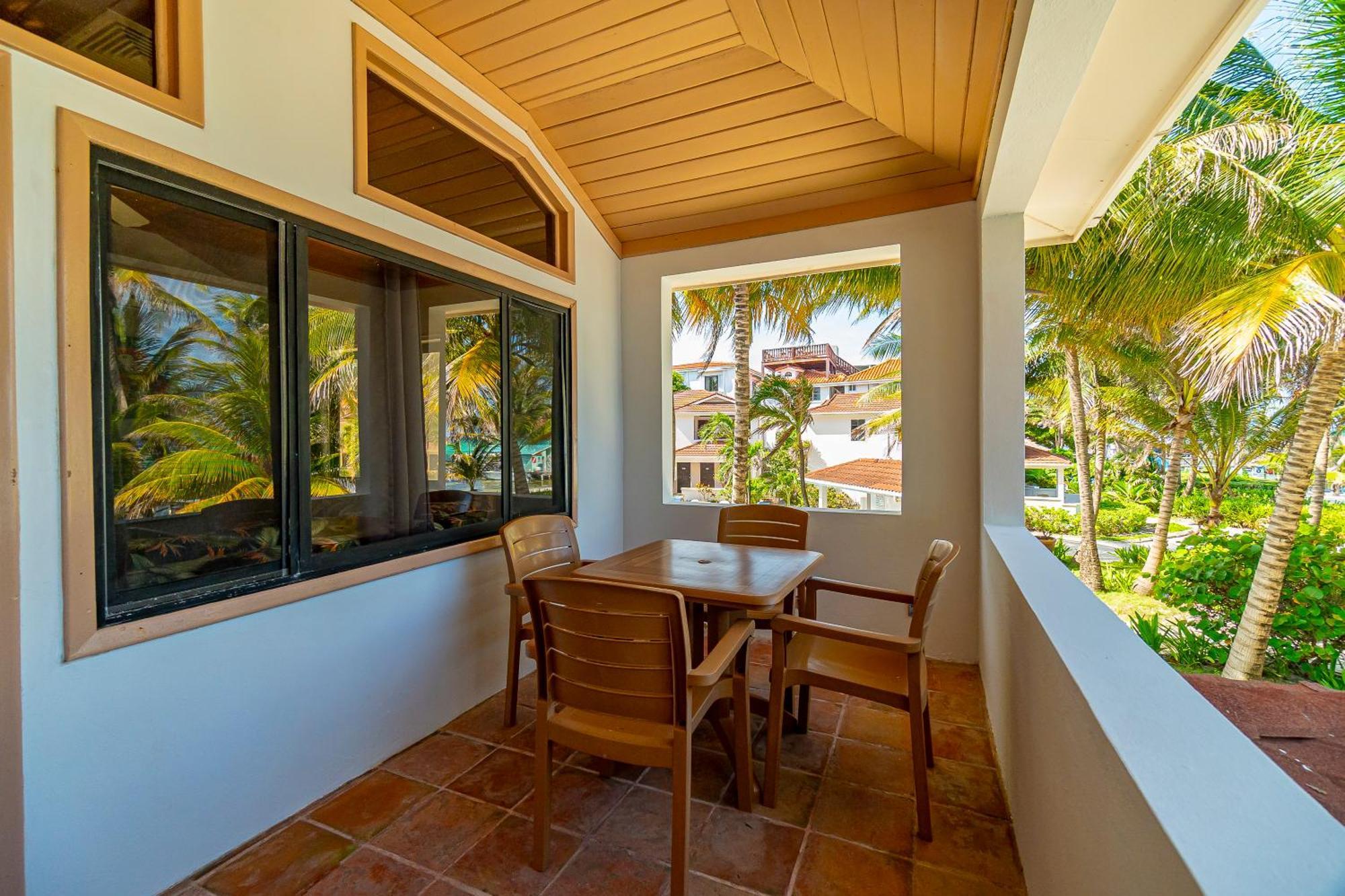 Tradewinds Paradise Villas San Pedro  Eksteriør billede