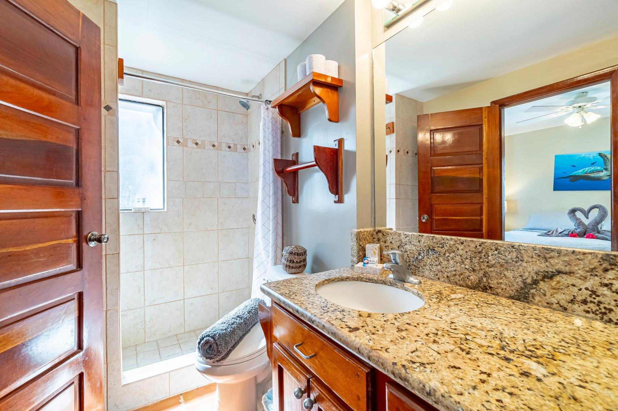 Tradewinds Paradise Villas San Pedro  Eksteriør billede
