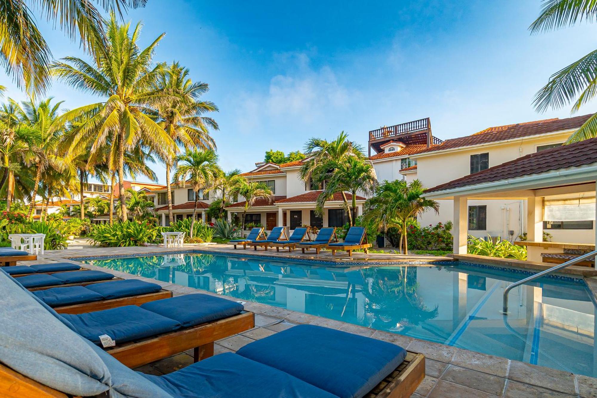 Tradewinds Paradise Villas San Pedro  Eksteriør billede